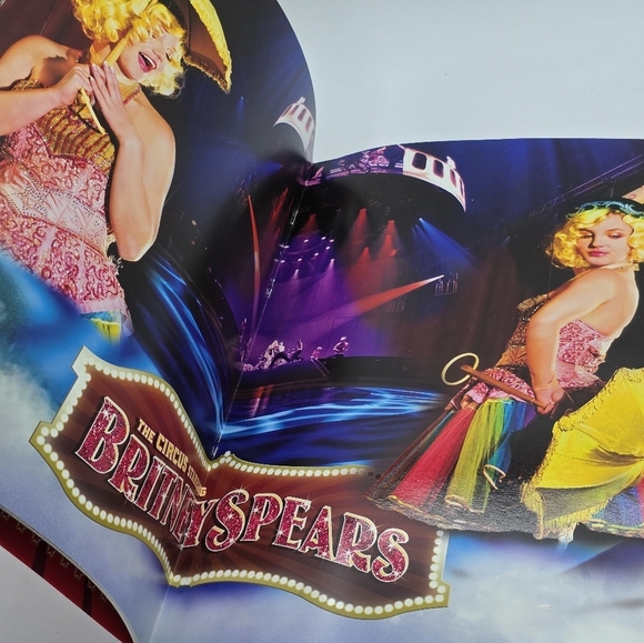 Britney Spears 2009 Circus Concert Tour Program - Picture 6 of 10